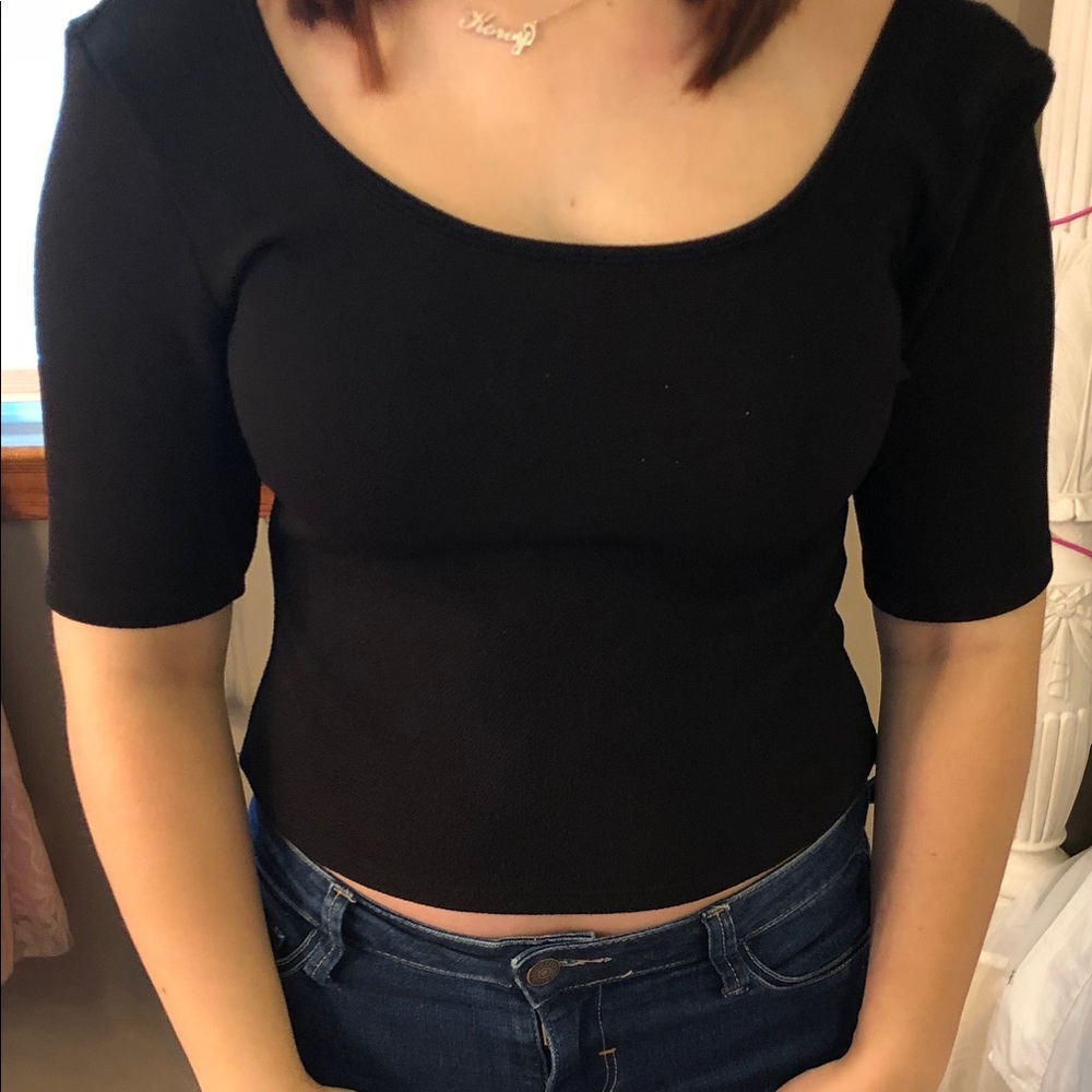 Black crop top